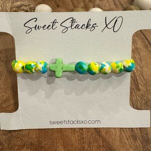 Beaded Cross Bracelet in Green Multi